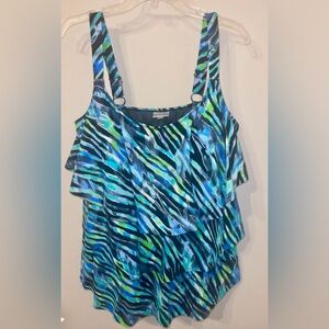 Avenue Swim Top- Ruffled Tankini; size 22w, Padded cups, adjustable straps